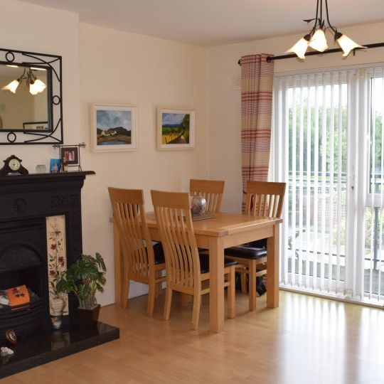 Room for rent in 2-bedroom apartment in Swords in Dublin - Photo 1