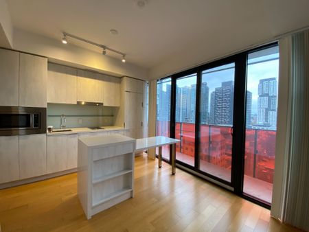 For Lease - 215 Queen Street Unit# 1703, Toronto, Ontario - Photo 2