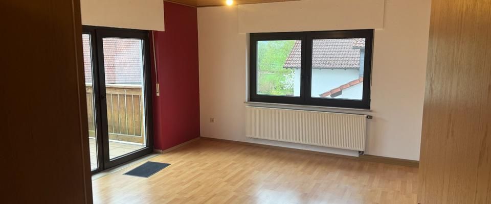 Gepflegte 4-Zimmer Wohnung im 1. OG in Neustadt (Hessen) - Photo 1