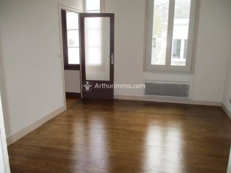 Location Appartement 3 pièces 78 m2 à Saint-Jean-d'Angély - Photo 5