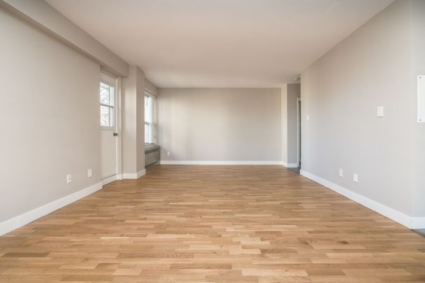 99 Tyndall Avenue - Photo 1