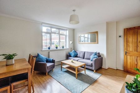 3 Bed Maisonette, Tyers Estate, SE1 - Photo 4