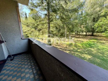 Prostorný byt 3+1 pro 4 studenty (za os. 5.500,- Kč), pěkná a klidná lokalita Zlína - Přílucká - Photo 3