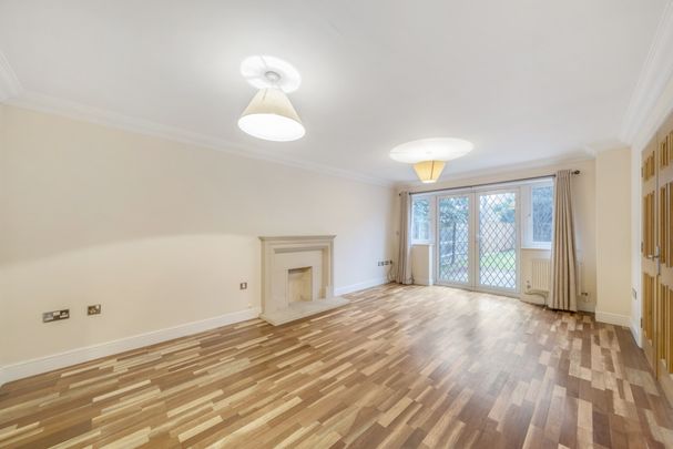 Ridgemead Close, Southgate, London, N14 - Photo 1