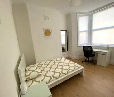 4 bedroom house of multiple occupation to rent - Photo 1