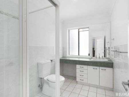 19 The Estuary, Coombabah QLD 4216 - House For Rent | Domain - Photo 5