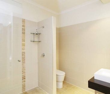 2/7 Fyans Street, Geelong - Photo 2