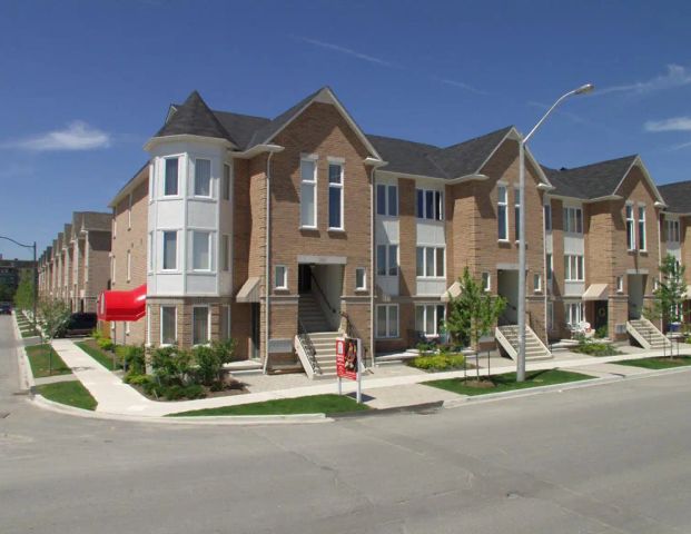 Hyde Park in Leaside — 2-Bed - 3rd Floor - Photo 1