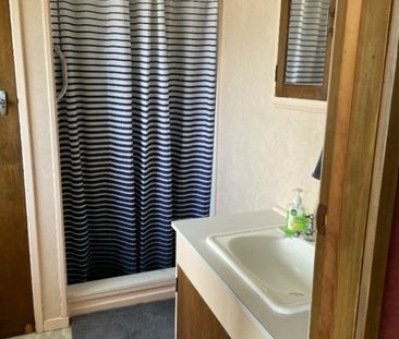 Two-bedroom unit available for rent in a prime location. - Photo 2