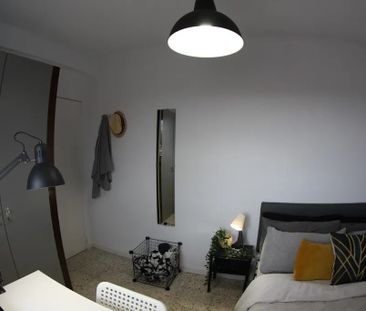 Calle de Camarena, Madrid, Community of Madrid 28047 - Photo 3