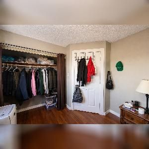 West Edmonton 2 Bed 1 Bath Apartment For Rent - Photo 4