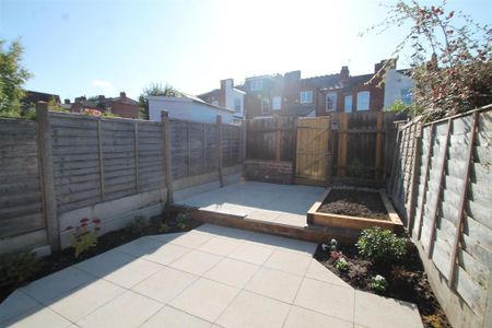 2 bedroom terraced house to rent - Photo 3