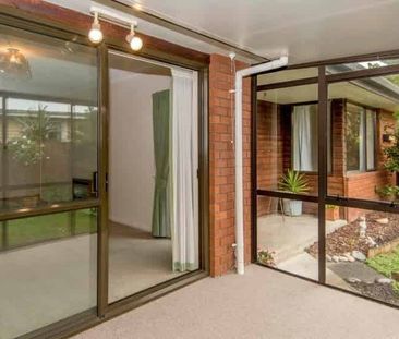 Tidy Townhouse for Rent - Photo 4