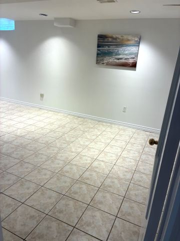 For Lease - 37 Depeuter Crescent, Bradford West Gwillimbury, Ontario - Photo 3