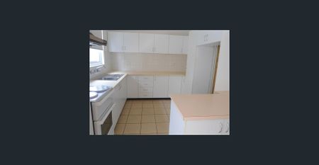 Ground Floor unit - Photo 5