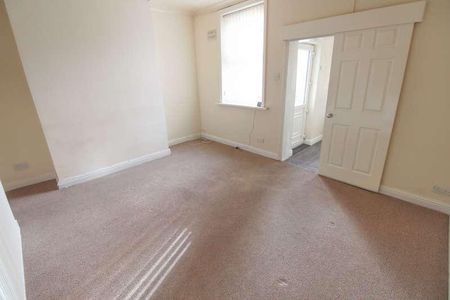 Ormskirk Road, Wigan, WN5 - Photo 4