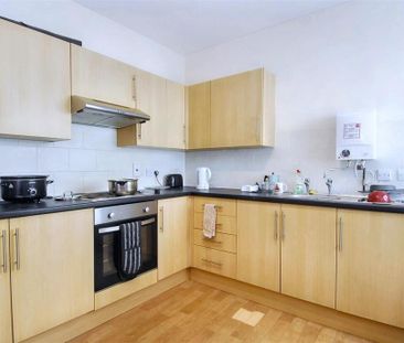 2 bedroom flat to rent - Photo 6
