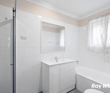 Private & Convenient Residence - Photo 5