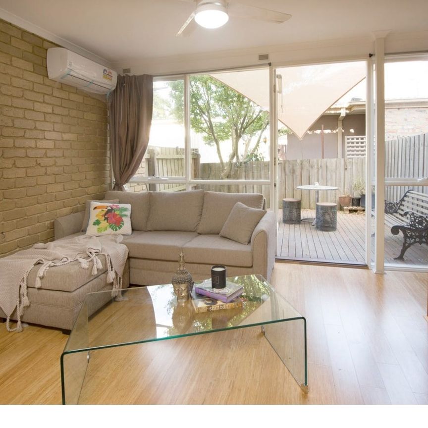 Beautifully Renovated and Cozy - Photo 1