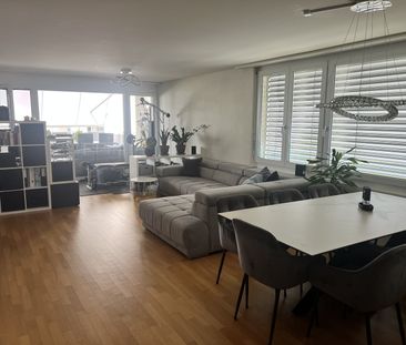 Moderne 4.5-Zimmer-Wohnung in Tann zu vermieten - Photo 1