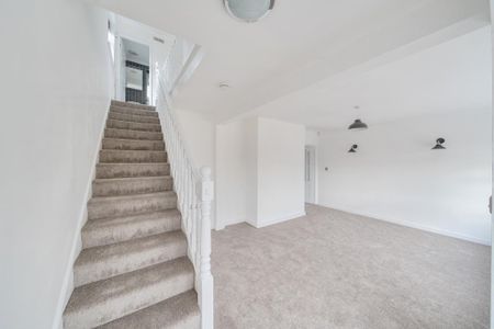 3 bedroom semi-detached house to rent - Photo 3