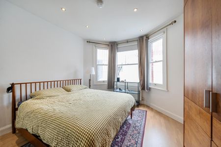 3 bedroom flat to rent - Photo 3