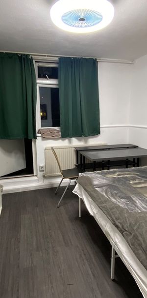 Room in a Shared Flat, New Place Square, SE16 - Photo 2