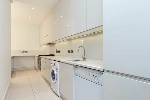 Linden Mews - Photo 1
