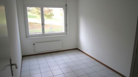 Spacieux appartement de 4,5 pièces avec balcon et ascenseur - Photo 3