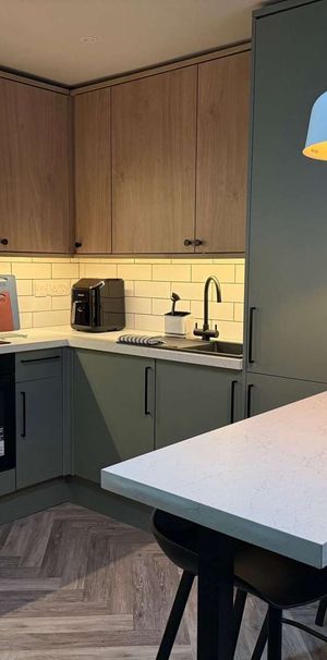 Hamilton Road Room 5 - Photo 1