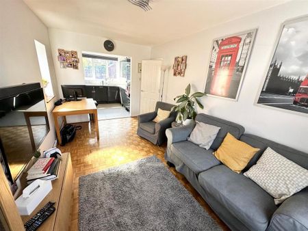2 bedroom maisonette to rent - Photo 3