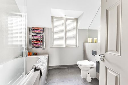 3 bedroom terraced house to rent - Photo 4