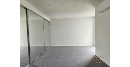 MODERN APARTMENT IN THE HEART OF SUNSHINE - Photo 3