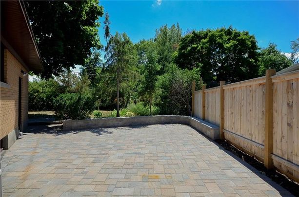 For Lease - 1258 Firestone Crescent Unit# B, Parkway Park - Queensway Terrace S and Area, Ontario - Photo 1