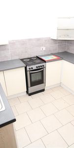 Room For Rent Wood Road, Treforest - Photo 3