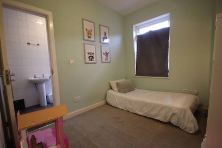 Range Street - Photo 3