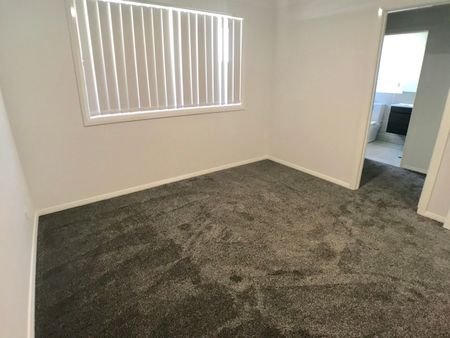 Neat And Tidy Modern Duplex - Photo 5