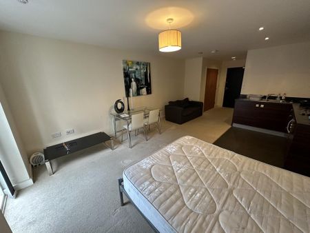 Studio to rent - Photo 2