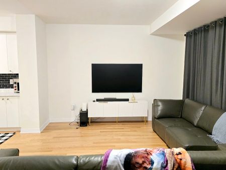 For Lease - 80 Norwich Crescent, Haldimand, Ontario - Photo 2