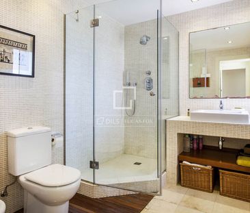 6-bedroom furnished house with a private pool for rent in Sarrià, B... - Photo 4