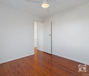 Family Living in Quiet Tuncurry Locale - Photo 4