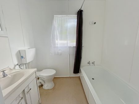 VILLAGE RETREAT! - Photo 4