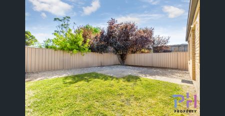 TIDY TOWNHOUSE - Photo 3
