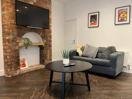 5 bedroom terraced house to rent - Photo 4