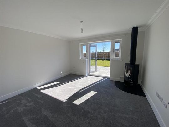 3 bedroom barn conversion to rent - Photo 1