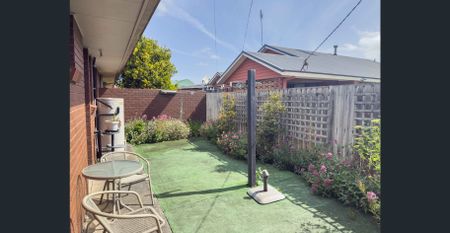 Quiet, Low Maintenance Living - Photo 2