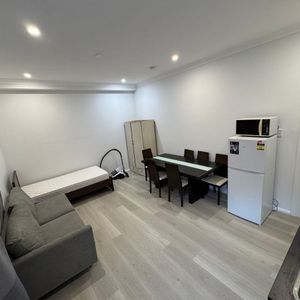 Studio in Westmead - Photo 2