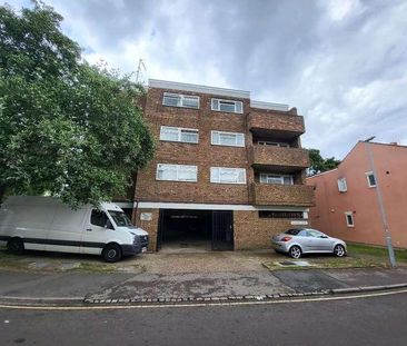 Large Bed Flat With Balcony In Windsor Court, Luton, LU1 - Photo 1