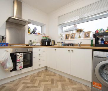 2 bedroom semi-detached house to rent - Photo 4