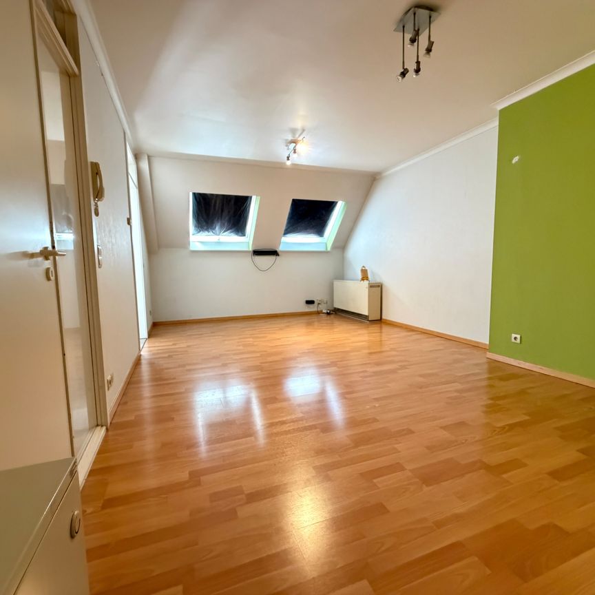 Twee- slaapkamerappartement met garage centrum Tielt. - Foto 1
